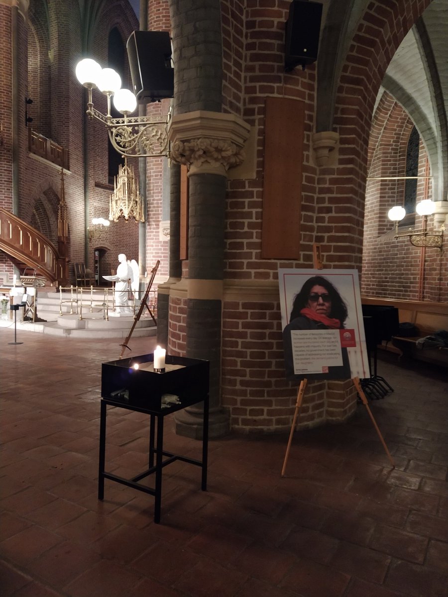 nhrf_hrd's tweet photo. Takk til #Trefoldighetskirken, @kirken og @KristneRaad for at vi fikk komme og presentere utstillingen vår "Changing the Narrative" og Fondets arbeid mot moderne slaveri under #GlobalUke! https://t.co/LOKN8SvxyQ