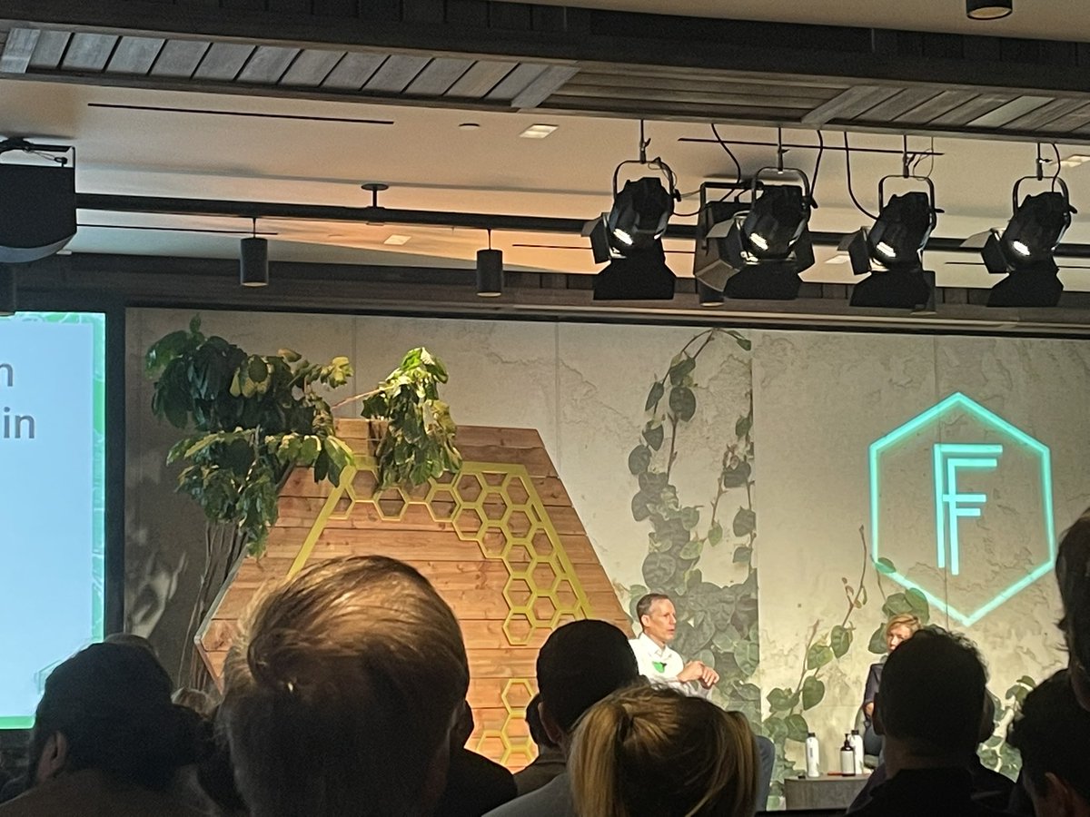 DinaRadenkovic's tweet image. Enjoying the fireside chat @2000F on #innovationstack and how to differentiate btw innovation &amp;amp; business and benefit from the acceleration of ideas 💡 in vaccine-controlled covid world. Must read book for entrepreneurs #FF @Founders_Forum #NYC