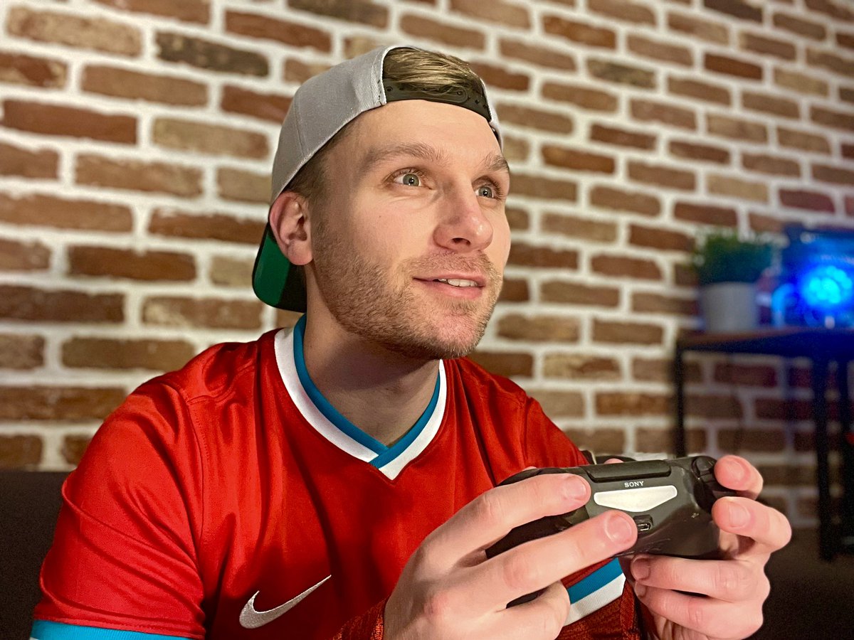 CTroublemaker_'s tweet image. 🎮🔙
B A C K   in the   G A M E

Gaming returns to @Fate_Future featuring a brand new look.

First content drops on YouTube TOMORROW at 1pm.