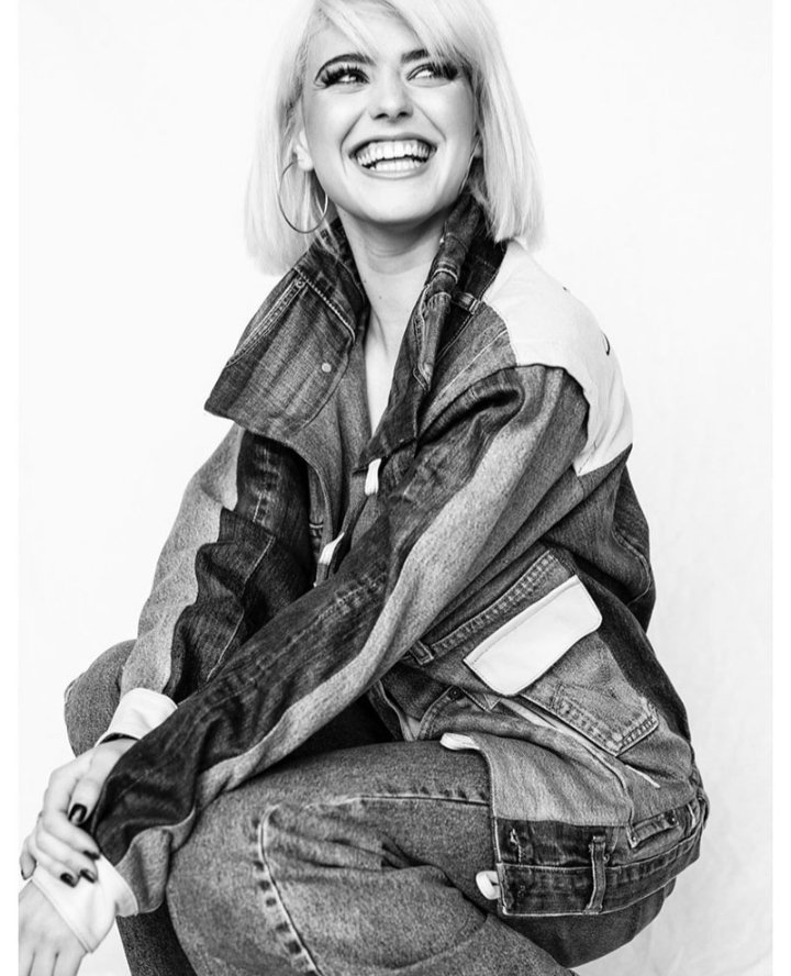 Axweed__'s tweet photo. hilo de fotos de Alba Reche sonriendo <3💘 https://t.co/rSG33T9cMH