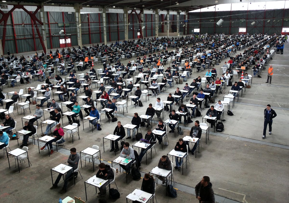 Bon courage à tous les candidats au #Concours de sapeur-pompier professionnel qui présente aujourd'hui les épreuves écrites d'admissibilité !
#pompiers #fingerscrossed #OnYCroit