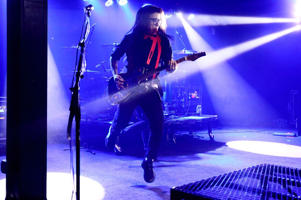 MeegsOfficial's tweet photo. Amplified tonite in Dallas, TX #GeminiSyndrome #SynnerSociety #InitiationTour πΈ Harry Reese https://t.co/JjpgbOZZXO