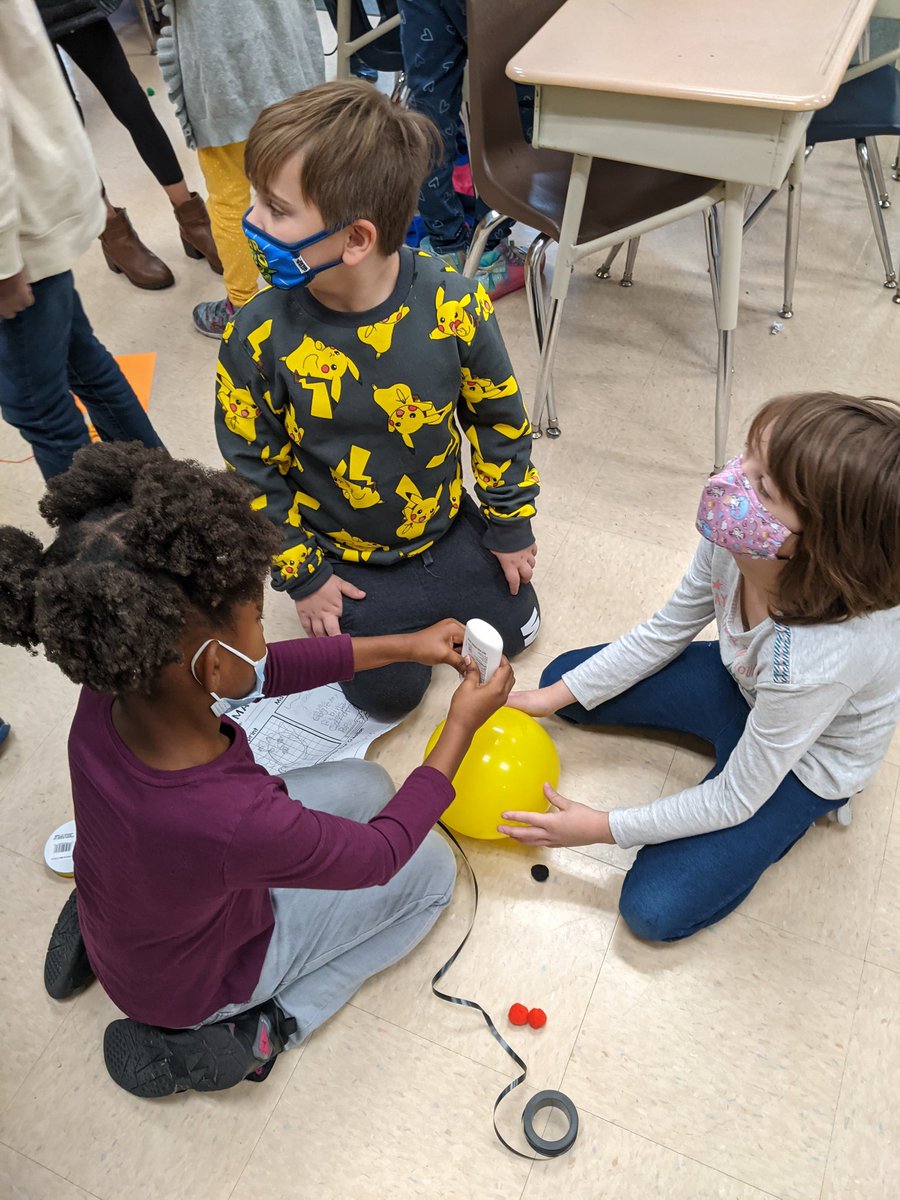 We were busy today planning and starting construction on our Balloons Over Broadway parade! #wyproud <a href="/JollyTechCoach/">Donna Meeks: Technology Integrator</a>