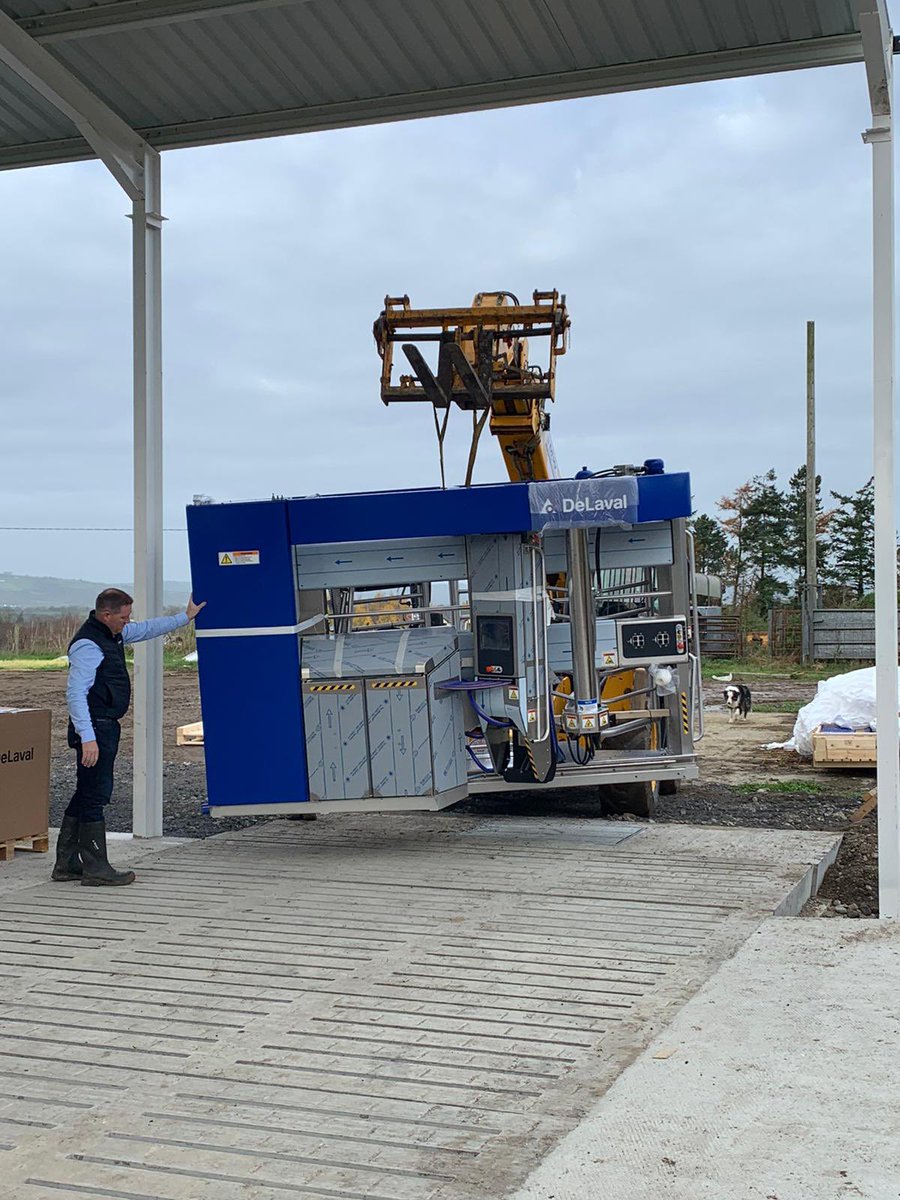 EFSPaddy's tweet photo. Ivan &amp; Malcolm Kidd on-site at their farm for the delivery of their DeLaval V310 today in Co. Carlow. 🐄 🐄 https://t.co/Cp0faxtmRP
