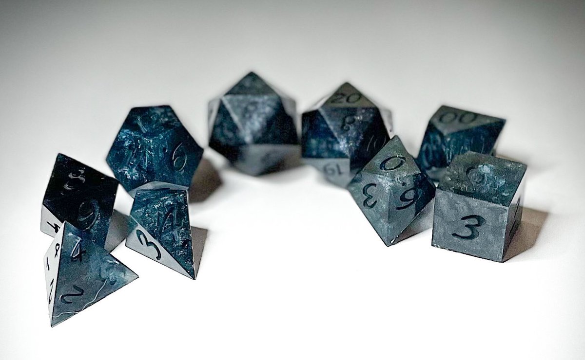 pix_scar's tweet photo. So many lovely fresh dice pulls ☺️ #dice #resinart #dnd #dungeonsanddragons https://t.co/WMfH2Wbq45