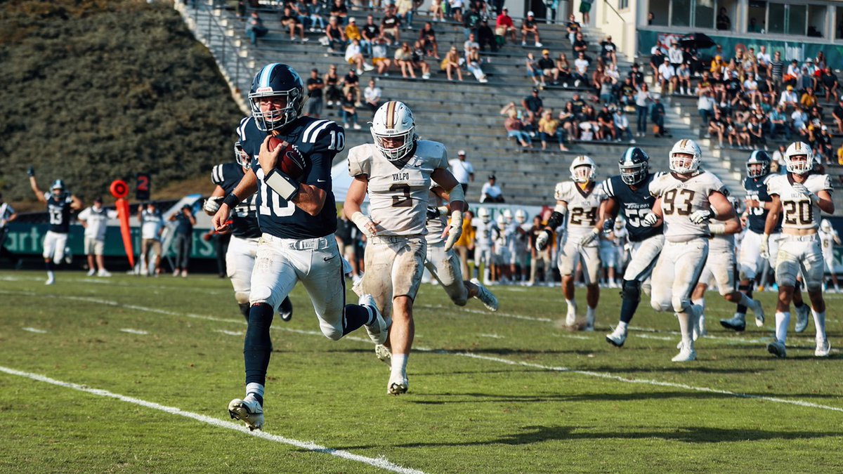 With a win, <a href="/DavidsonFB/">Davidson Football</a> claims its 2nd-straight title &amp; the PFL's FCS Playoff bid. 

With a win, <a href="/USDFootball/">San Diego Football</a> claims a share of its record-tying 12th title &amp; earns the bid with a Davidson loss. 

The PFL Weekly Report: 
🗞️ bit.ly/3wVEDF6
📄 bit.ly/PFL21-12