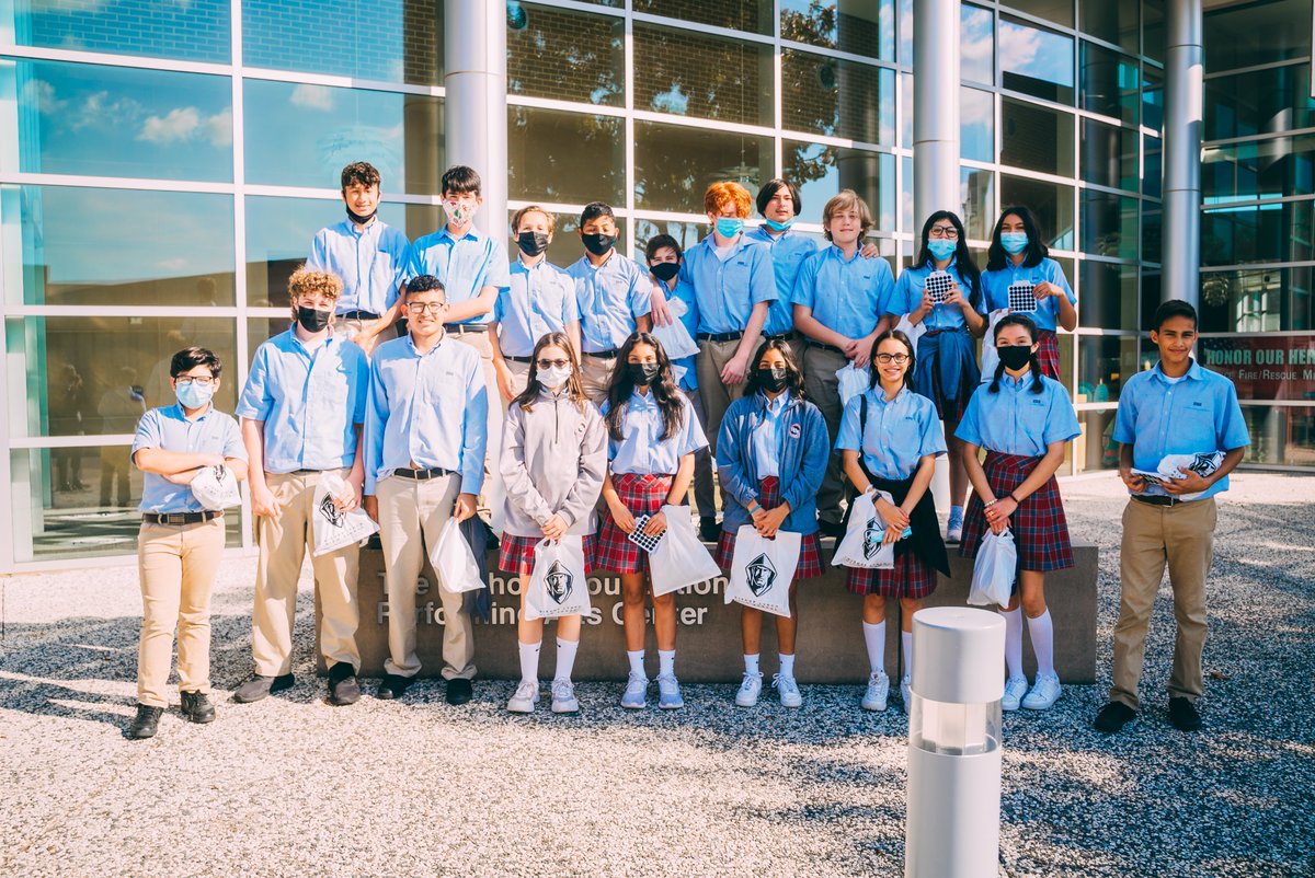 BishopLynch's tweet photo. Thank you to @gsesdallas &amp; @library_sbs for coming and visiting our campus to see what it's like to be a #Friar. Hope you had a great time! #GoFriars https://t.co/LcL8PZRJJO