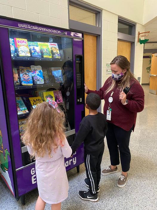 MrsRansomMedia's tweet photo. Students are so excited to use our Book Vending Machine! Students can earn coins to be used for free books. 
@GallberryFarm @CumberlandCoSch
#capturingkidshearts #1bookatatime #booksarecandyforthebrain https://t.co/9DlD2gcpd6