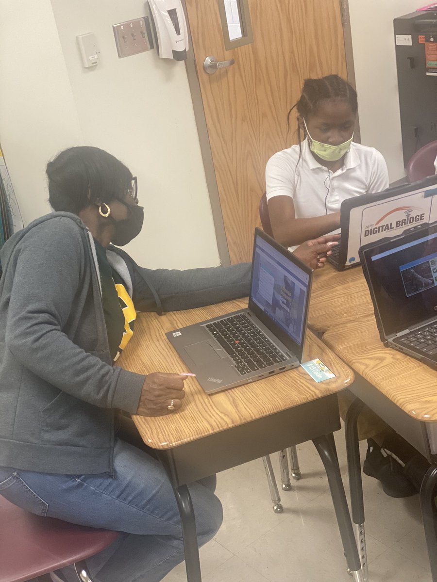 RL_Caldwell's tweet photo. The collaboration process was on🔝 C&amp;I + IDD+ Coaching is 🆙 TY @JPulliamAPS for the instructional🚶🏾‍♀️ today 👉🏾 doing their @APSBoydES BEST 💚💛 #fowler @SparkyAPSteach @APSIDDJSFaison https://t.co/00AJgIphH4