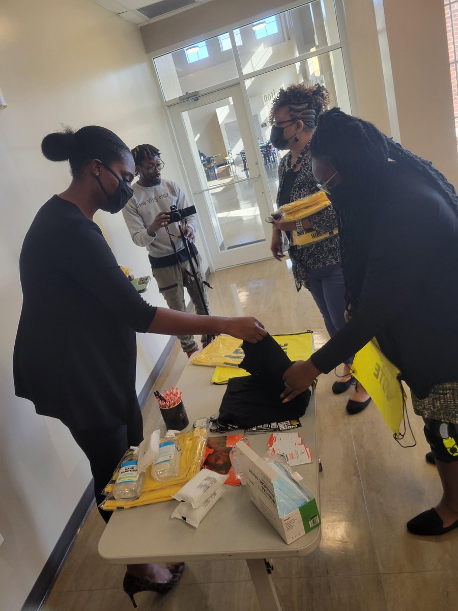 LiftOurVote's tweet photo. Another successful Senior Digital Device Training completed! 
Thank you Miles College for your support.
#SeniorCitizens #EldersNeedLoveToo #SeniorLiving #HelpingOurSeniorCitizens https://t.co/zvuCWPZzbe