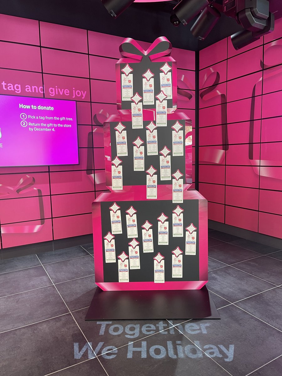 Magenta_Moises's tweet photo. Christmas is just around the corner 🥳🥳🙌🏼!!! With T-MOBILE having the best promotions of the year!! Also come visit the The Salvation Army Giving Tree to bless a kid this holiday season!! 🎉🎉🎁🎊 https://t.co/FsVaE0SsUW