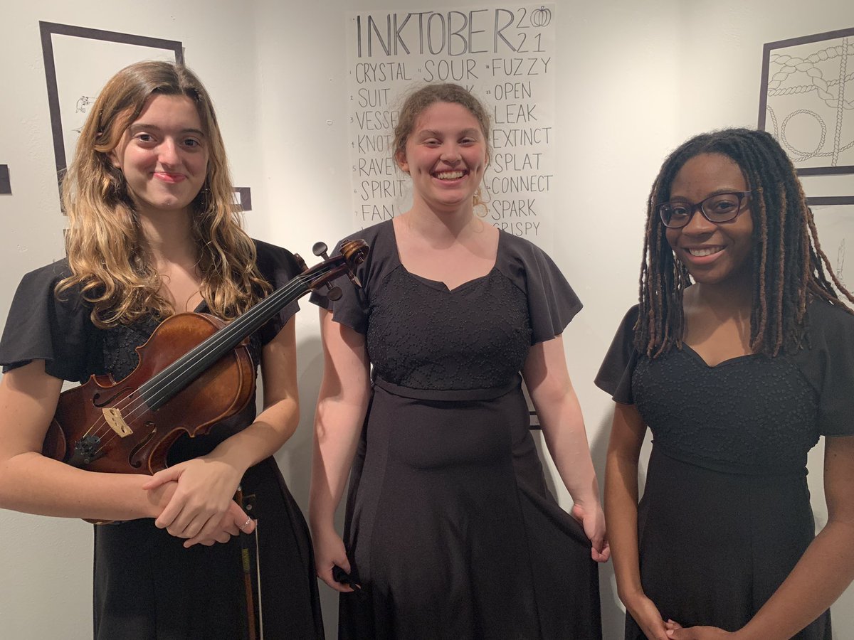 CentennialOrch1's tweet image. What a wonderful night. Great job to our @The_CHSKnights Orchestra representatives and all of the @FultonCoSchools HS Honor Orchestra and Band students! @CampbellK1EDU @Cen10FineArts @juliabernath @FultonZone5 @koperniak