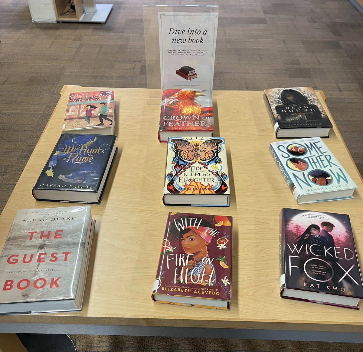 MHSWLibrary's tweet image. Next week is Thanksgiving break! Make sure you stop by the library to check out a book or two for the break.