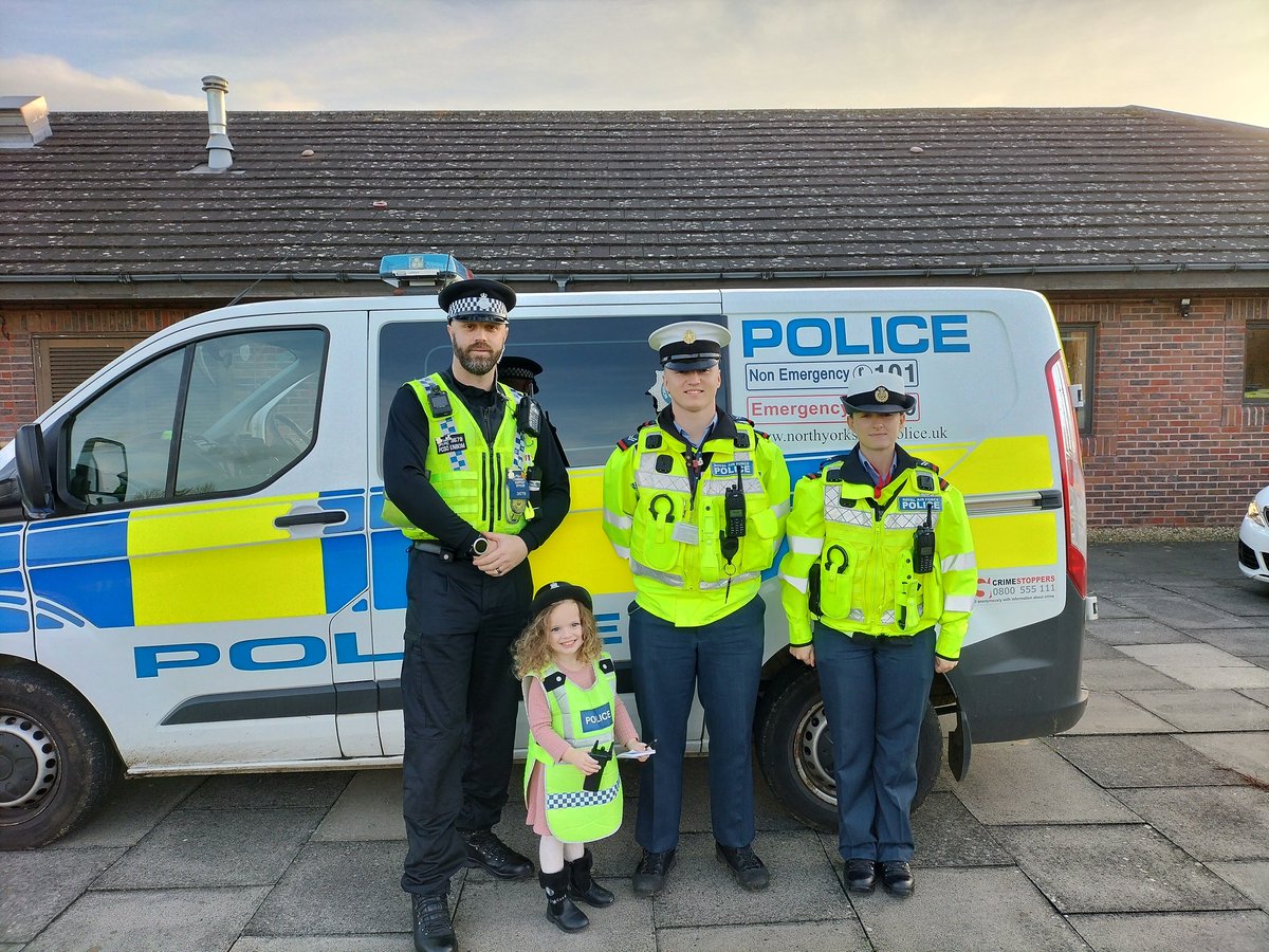 NYP_Hambleton's tweet photo. @NYP_Hambleton @RAF_Leeming @NYorksPolice visit to stay &amp; play today! Fingerprints, ID cards &amp; uniform. https://t.co/1XzoDjsyYr