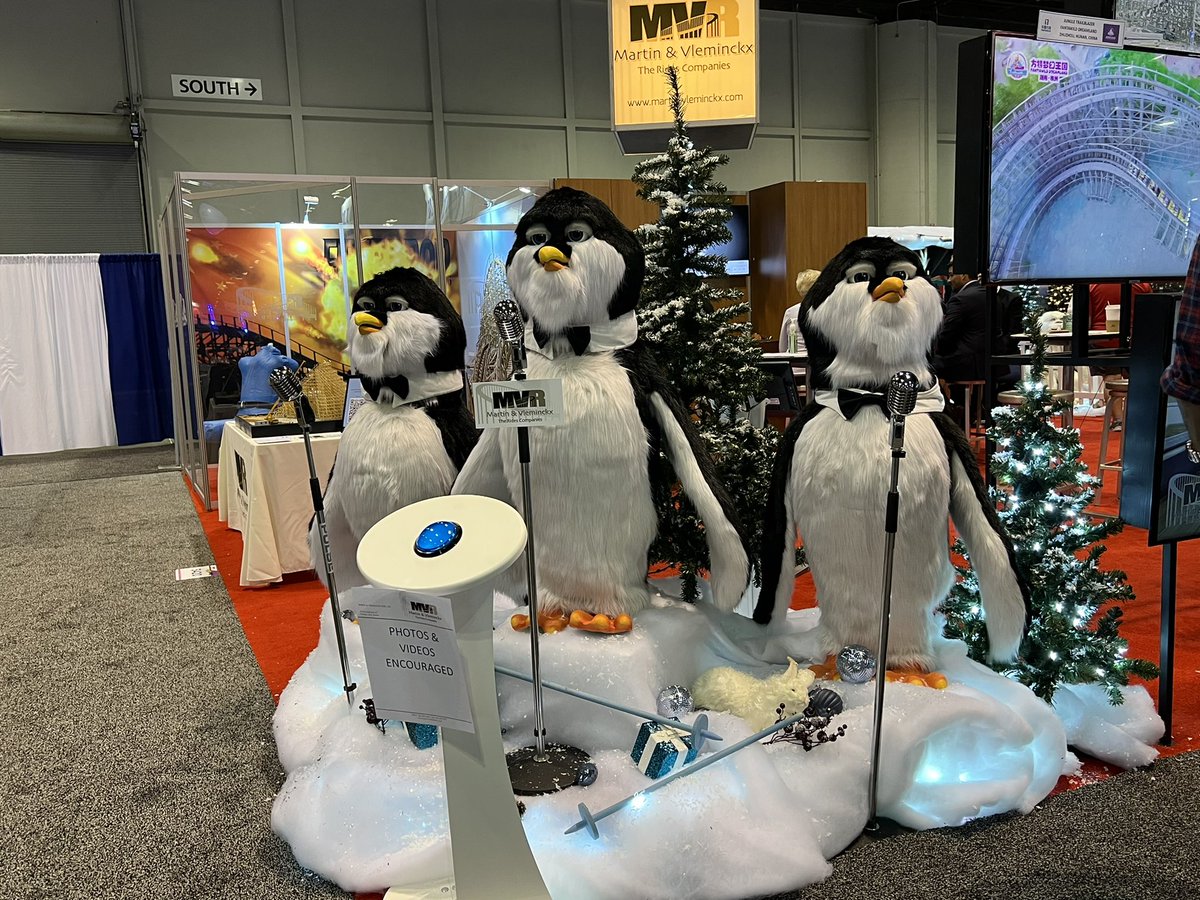 Coaster_Nation's tweet photo. Happy Holiday from the #IAPAA show floor! https://t.co/D4t1iMrRB7