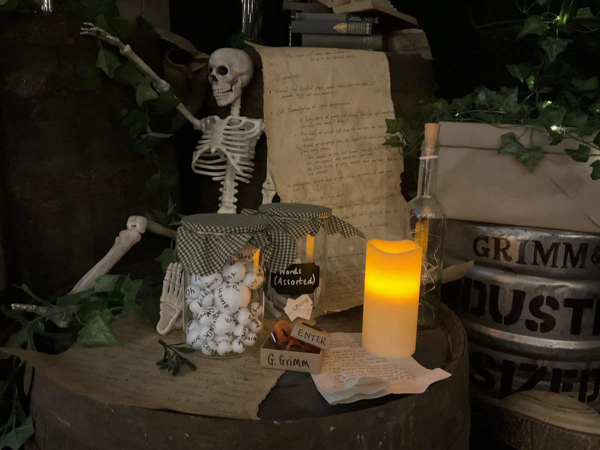 EdenthorpeHall's tweet photo. Year 4 had an amazing time we had at the Grimm and Co head quarters today! It was so lovely seeing how excited they were about their writing! We can't wait to see the book and illustrations when Mr Scribbles brings them in next week! @GrimmAndCo #weareastrea #immersivewriting https://t.co/7bHpP4xASH