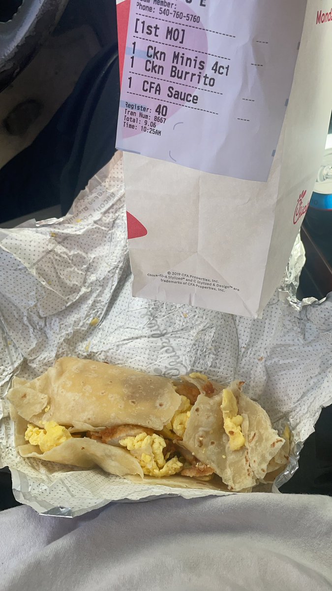 jared_lough's tweet photo. Not even a 10 minute drive and my breakfast burrito can’t stay together🤦‍♂️ You can do better then this @ChickfilA https://t.co/cLiMln58Ew