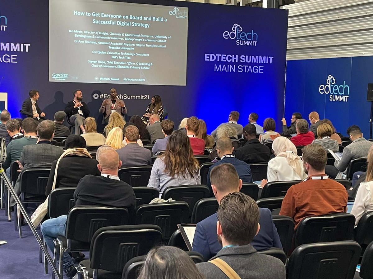 DaisyEduUK's tweet photo. Coming to the end of a brilliant day at the @SAA_Show.
 
It was great to meet Charlie Chambers from @ABPrimary, and hear @osistechtips deliver an energising talk at the #edtech summit main stage about his fantastic career journey! #SAAShow21. https://t.co/IYxWXVTgXE