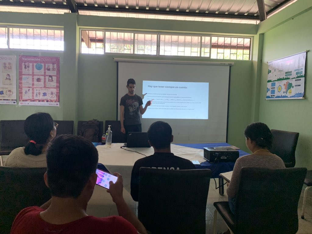 vozconfeniae's tweet photo. Se realiza un taller de dirección de cine con el Instituto de Fomento a la Creatividad e Innovación #IFAIC y comunicadores de las nacionalidades en el marco de @kunturnawicine https://t.co/wiDkZNU1oz