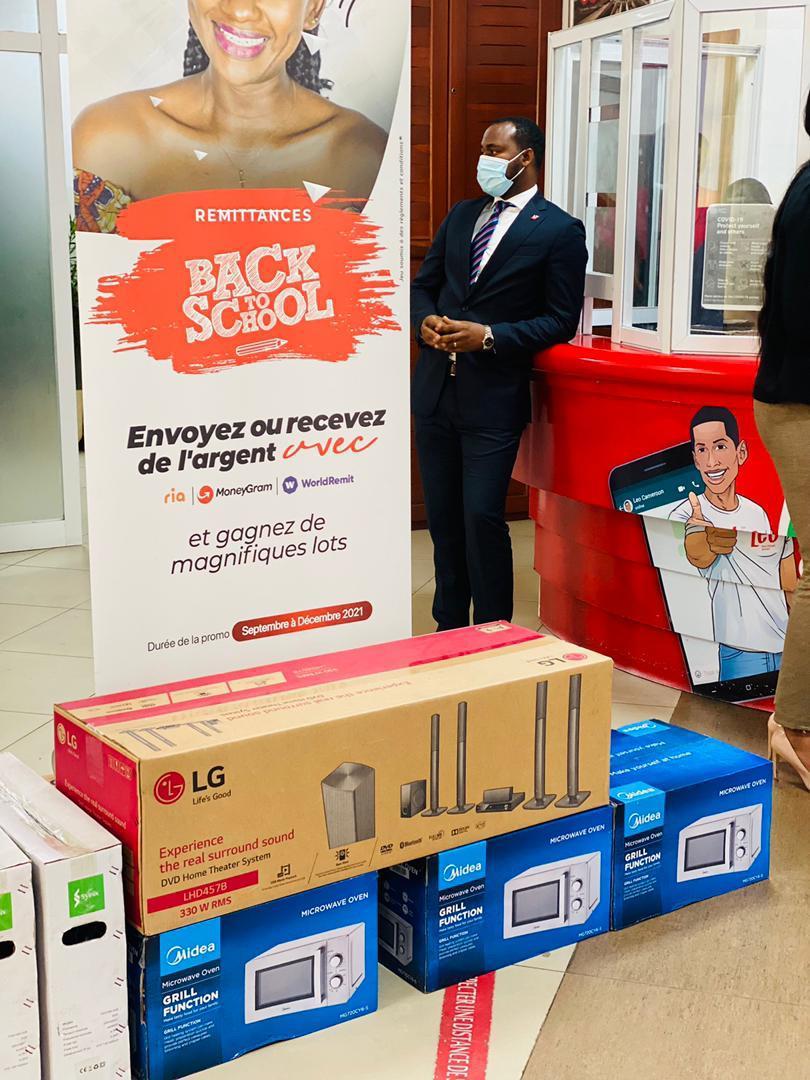 ubacameroon's tweet photo. Revivez en images quelques temps forts de la remise des lots aux gagnants de la grande promotion remittance.Vous aussi tentez de gagner en participant à la promotion Back To School Remittance qui continue jusqu’au 31 Décembre.
#LaBanqueDigitaleLeader #remittancepromo https://t.co/PM3a4fesQo