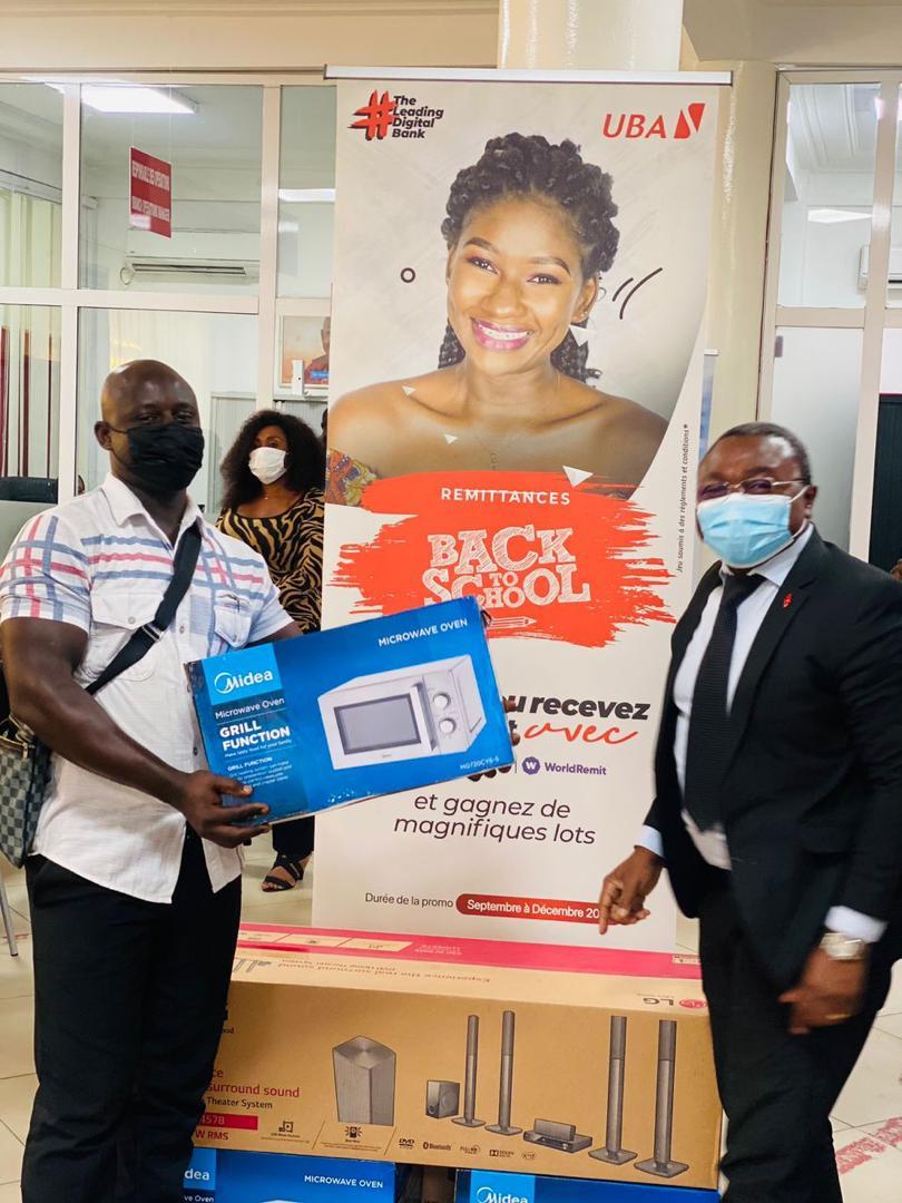 ubacameroon's tweet photo. Revivez en images quelques temps forts de la remise des lots aux gagnants de la grande promotion remittance.Vous aussi tentez de gagner en participant à la promotion Back To School Remittance qui continue jusqu’au 31 Décembre.
#LaBanqueDigitaleLeader #remittancepromo https://t.co/PM3a4fesQo