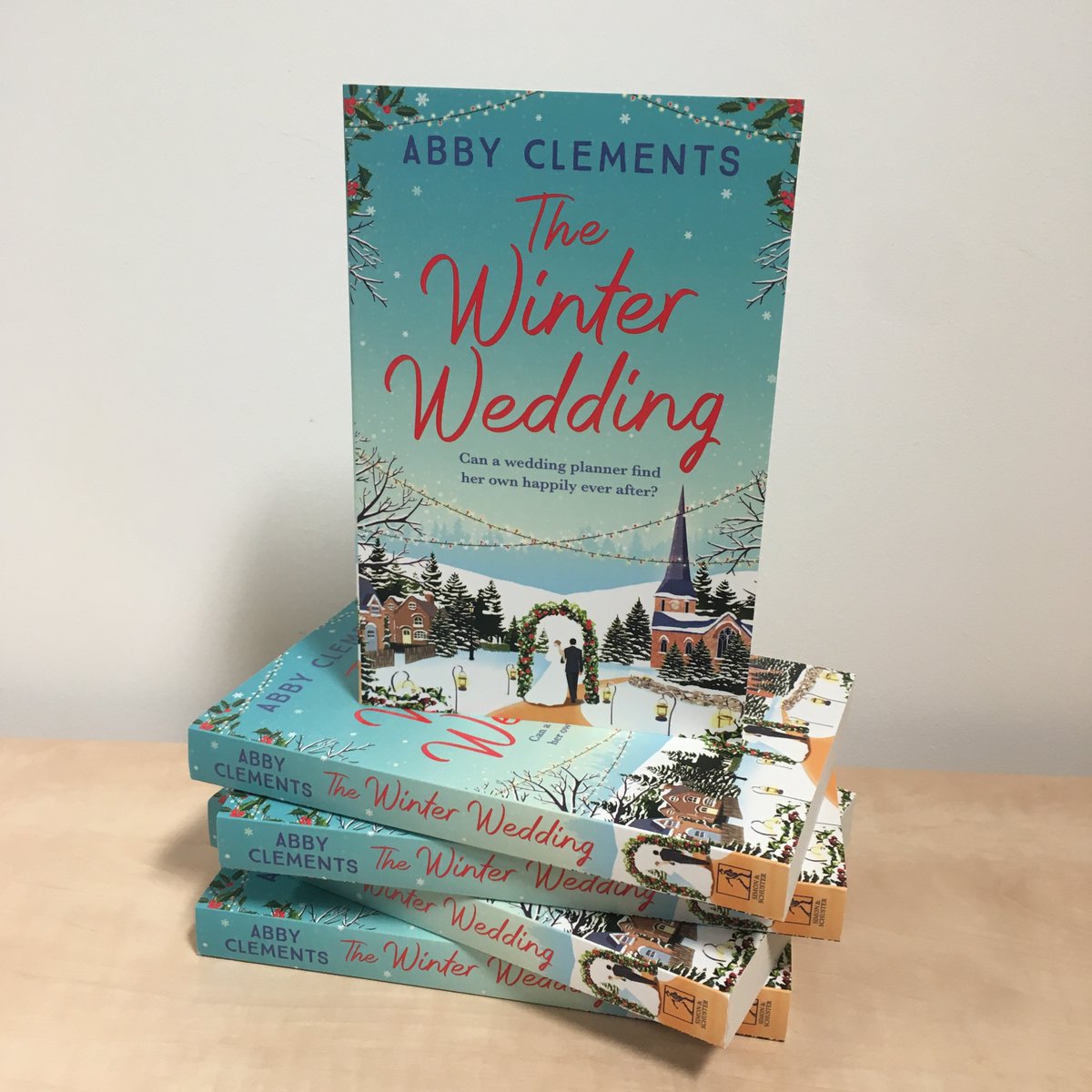 Ending the working week with a Big Hat Of Chance #WIN!

Simply RT&amp;Follow by noon 30th Nov to get your name in the Hat to #WIN 1of3 copies of the brand new edition of <a href="/AbbyCBooks/">Abby Clements</a> #TheWinterWedding! 

booksandthecity.co.uk/favourite-thin…