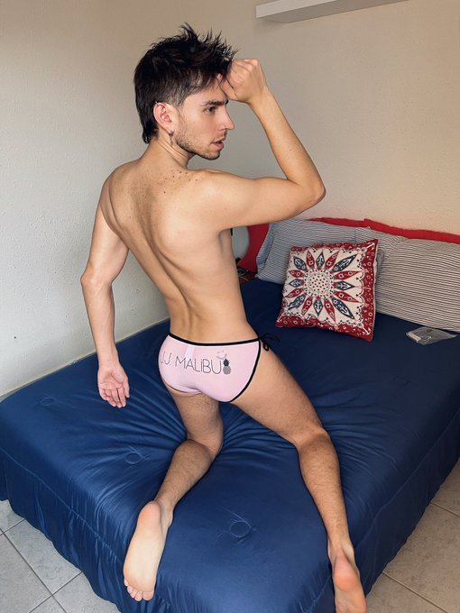 1 pic. ❤️‍?❤️‍?❤️‍? 
@jj_malibu https://t.co/rjiArw9KTD