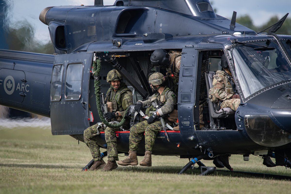 Christopher Robin, Sergeant Major/Sergent-major tweet media