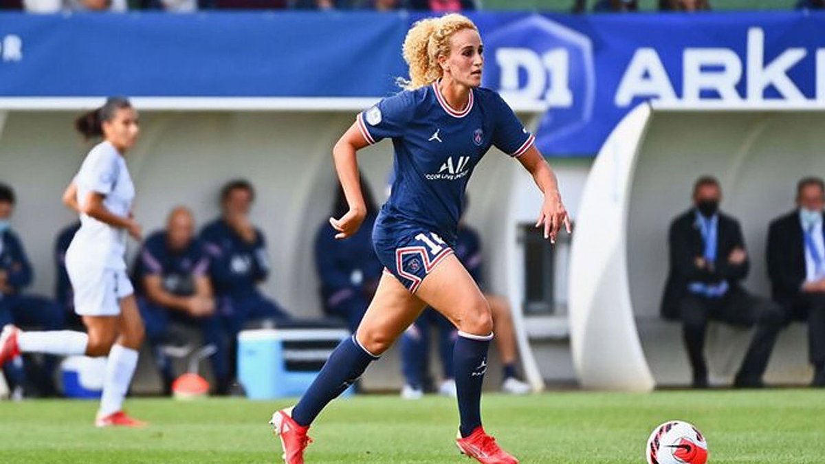 partidazocope's tweet photo. 😳 Así quedó la pierna de Keira Hamraoui tras la brutal agresión que recibió el pasado 4 de noviembre

💭 La jugadora del @PSG_inside se encuentra bajo tratamiento psicológico después de aquella agresión

📷 @lequipe 

📻 #PartidazoCOPE https://t.co/JFfssLKMqZ
