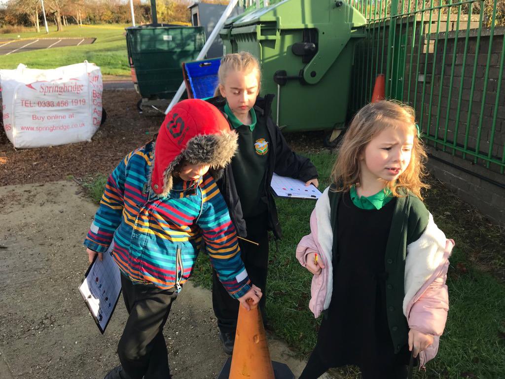 Wye_WPA's tweet image. Shapes are all around us! 3D shape hunting today! #WatersideMaths