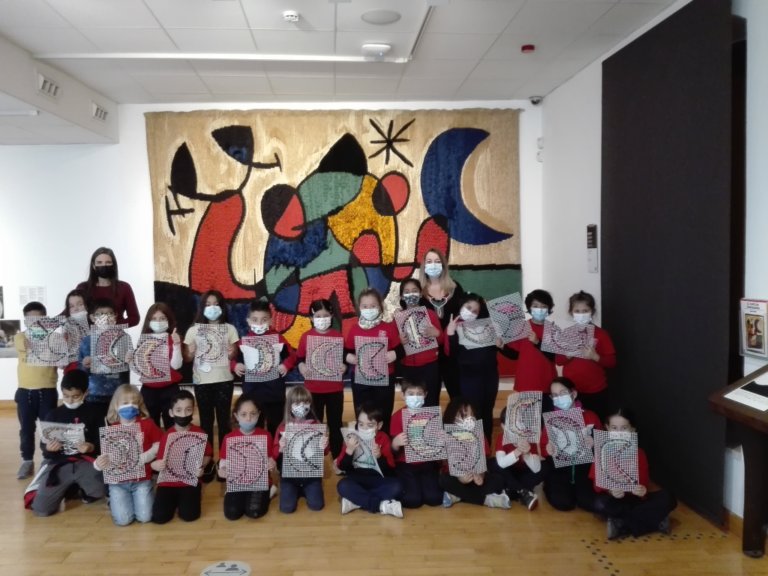 DelclosPau's tweet photo. Encantats amb la visita al @MAMTarragona i amb el que hem après sobre l'obra de #JoanMiró @fundaciomiro https://t.co/gCHRD4TJBu