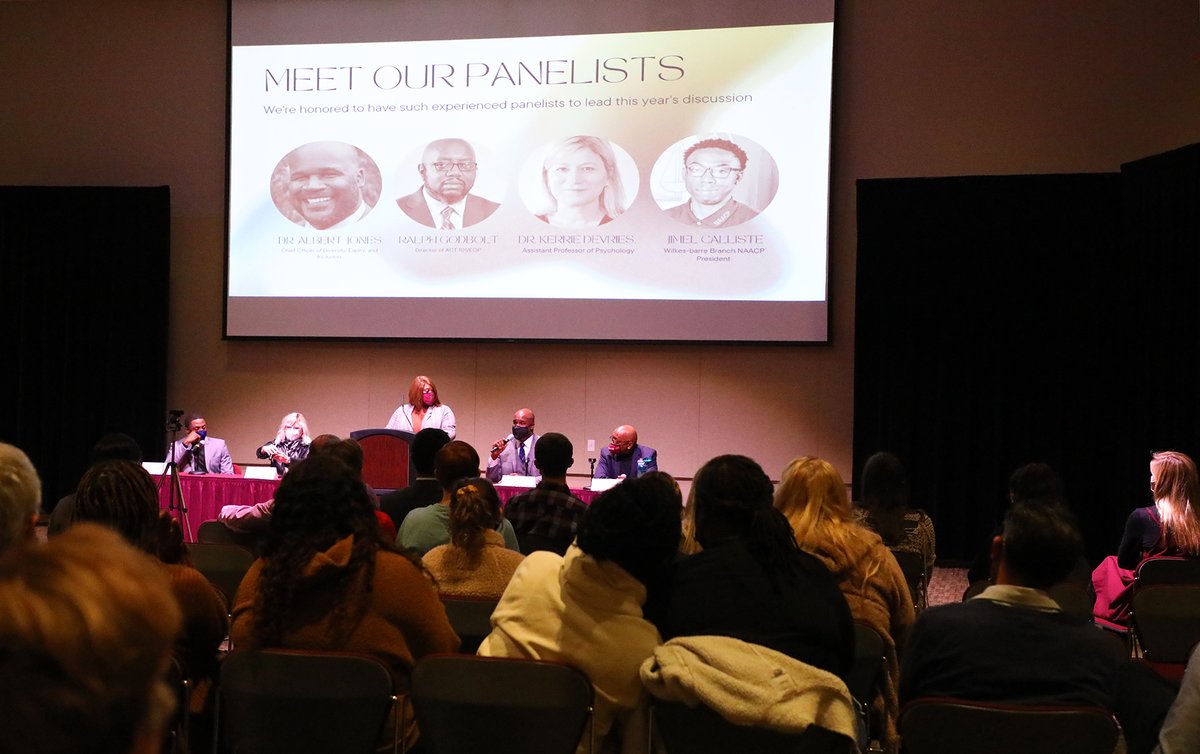 BloomsburgU's tweet photo. No more silence. A conversation on issues of race, diversity, inclusion, and equity on and off campus πβ²πΎ #BeyondTheFountain #NoHateWeek #community π·β‘ https://t.co/HiCQKLT68T https://t.co/GzHEyUw3NF