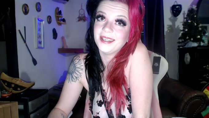I'm online @MyFreeCams! #onmfc #mfc #mfcmodel https://t.co/AR80NF76NW  Come  see if you can make me squirt<a class="tags" href="/tag/myfreecams">@myfreecams</a><a href="/tag/onmfc"class="tags">#onmfc</a><a href="/tag/mfc"class="tags">#mfc</a><a href="/tag/mfcmodel"class="tags">#mfcmodel</a>