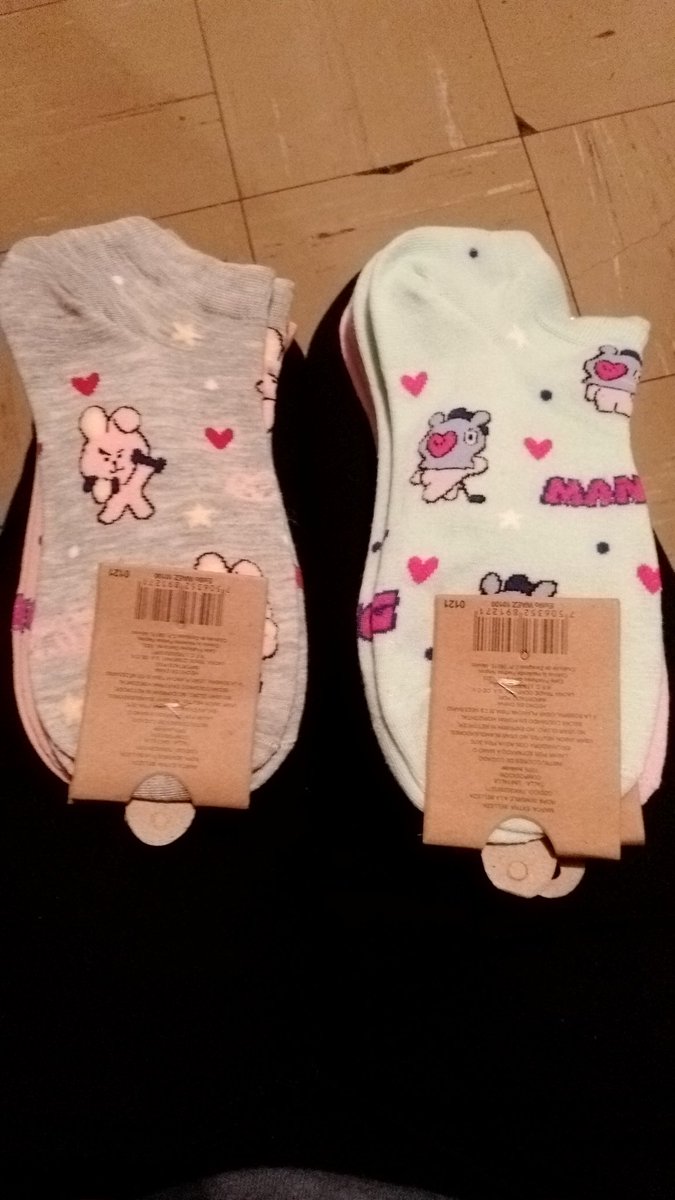 Ariel2Seok's tweet photo. De a poco voy encontrando cosas de mis amores @BTS_twt @BT21_ #calcetinesbt21 https://t.co/UNoSfSrtIB