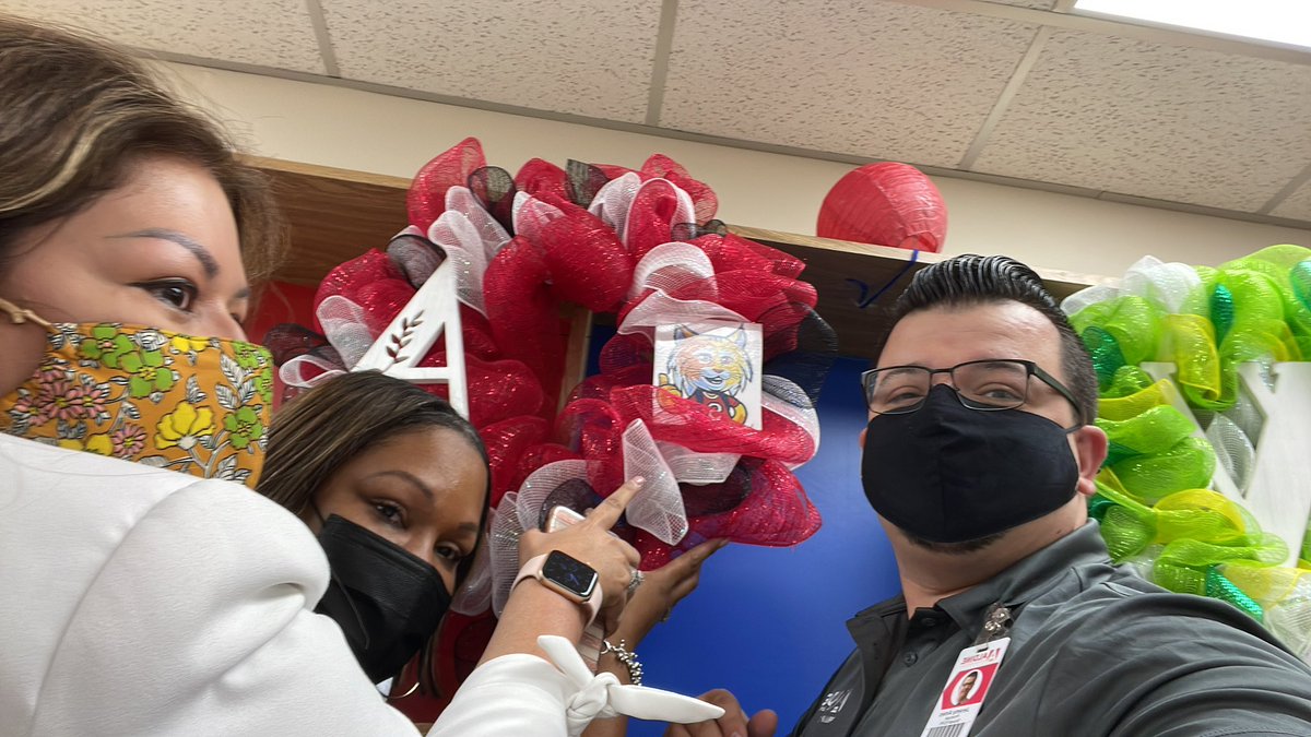 Bobby is everywhere #AmazingPrimACERace