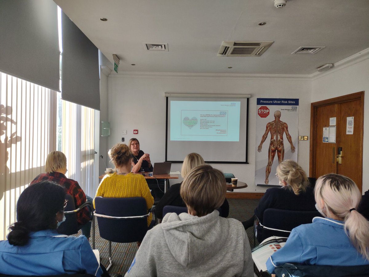 Nataliedoble's tweet photo. @GWH_NHS community Tissue Viability team well done on an excellent turn out for stop the pressure day! #stopthepressure #saferskin #thinkskin https://t.co/epoImlnrdK
