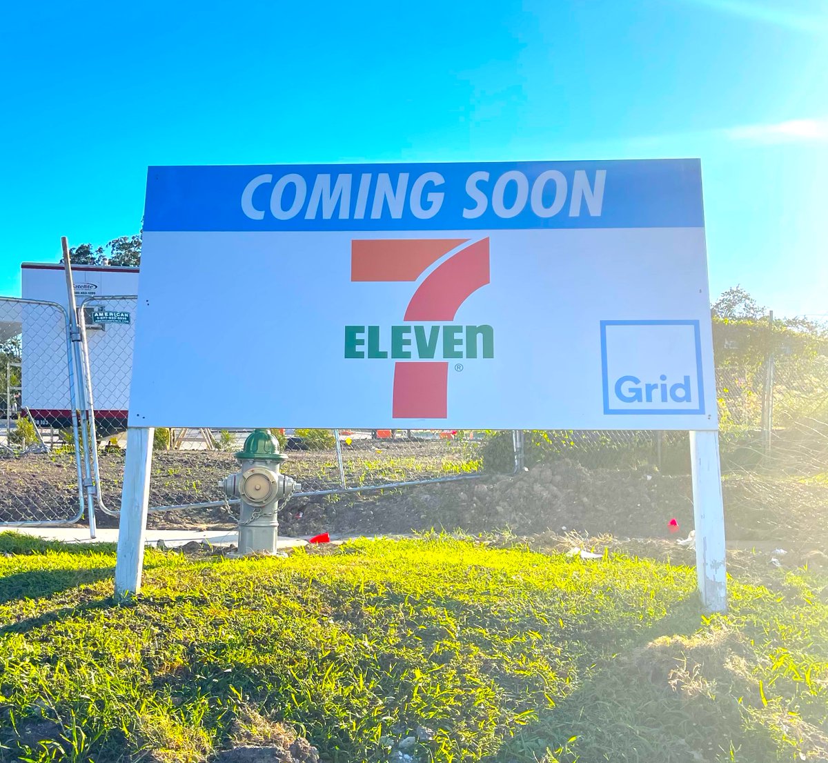 ExperienceGrid's tweet photo. 7eleven COMING SOON to #TheGridStafford❗️

Your go-to convenience store for food, snacks, hot and cold beverages, gas and so much more. https://t.co/PbPAv8x92X
