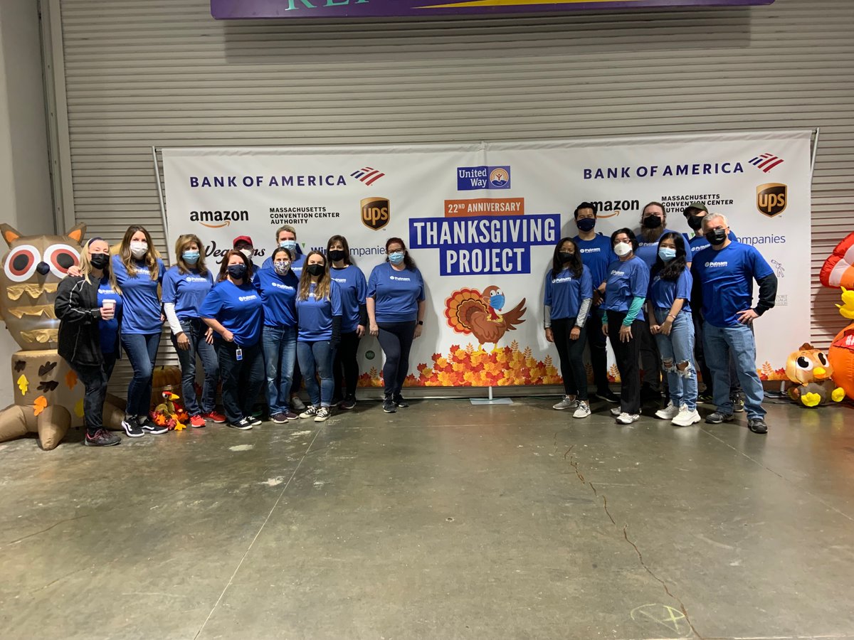 UnitedWayMABay's tweet photo. Huge thanks to @PutnamToday for stopping by to help pack 18,000 bags of Thanksgiving groceries for local families! #ThanksgivingProject #UWThanksgiving #liveunited https://t.co/JjYxlIh9Nm