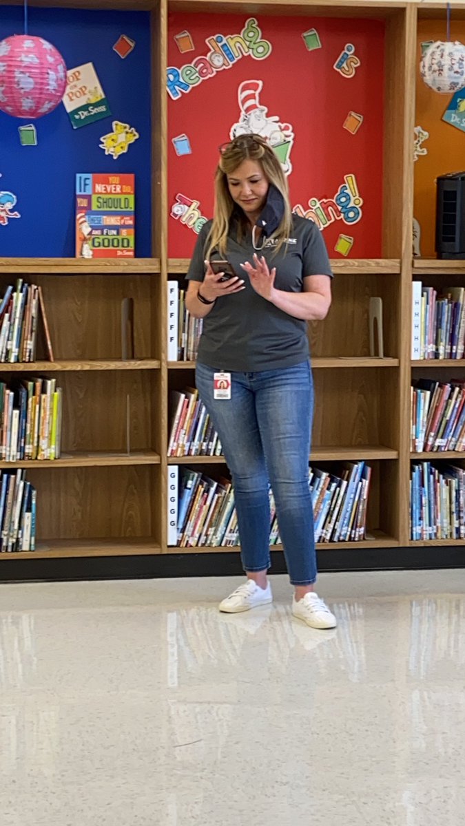 Vanna’s got nothing on Rose #AmazingPrimACERace