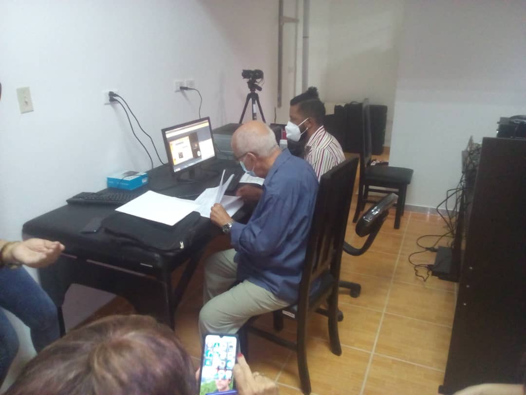 Radio_COCOnline's tweet photo. 📌 Inaugurada de manera oficial la IX Convención Internacional de Actividad Física y Deporte #Afide2021 bajo el lema central "Ganemos desde la Ciencia" 🔬🇨🇺
🔹 El presidente del @InderCuba, @CMontiller, tuvo el honor de impartir la conferencia inaugural 👌 https://t.co/Hhg2ftVeQ2