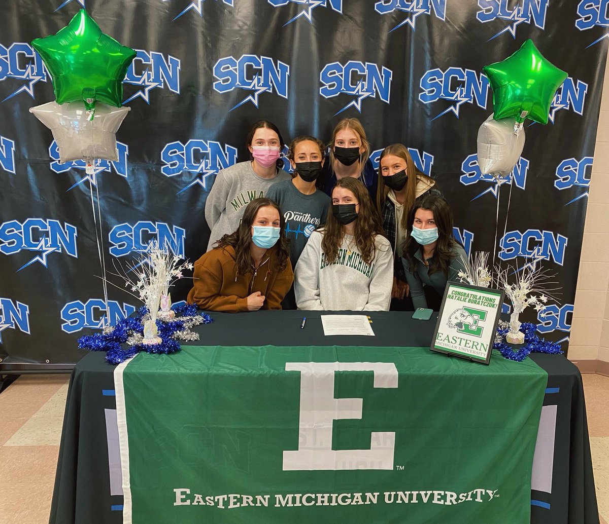 Officially signed! Huge thank you to everyone who came to support me taking the next step yesterday. Can’t wait for my senior track season with my girls 💚🤍