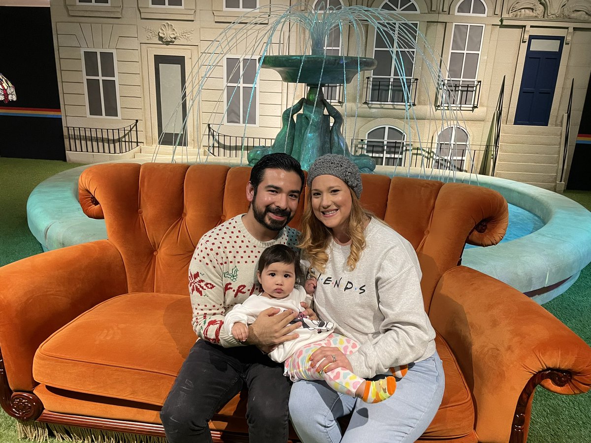 KnightDISD's tweet photo. The things I fully love and am super thankful for, Family and Friends 🤣🥰🥰  @LEAD_DallasISD #dallasisdwog #thankful #lovefully https://t.co/16wamF6cdo
