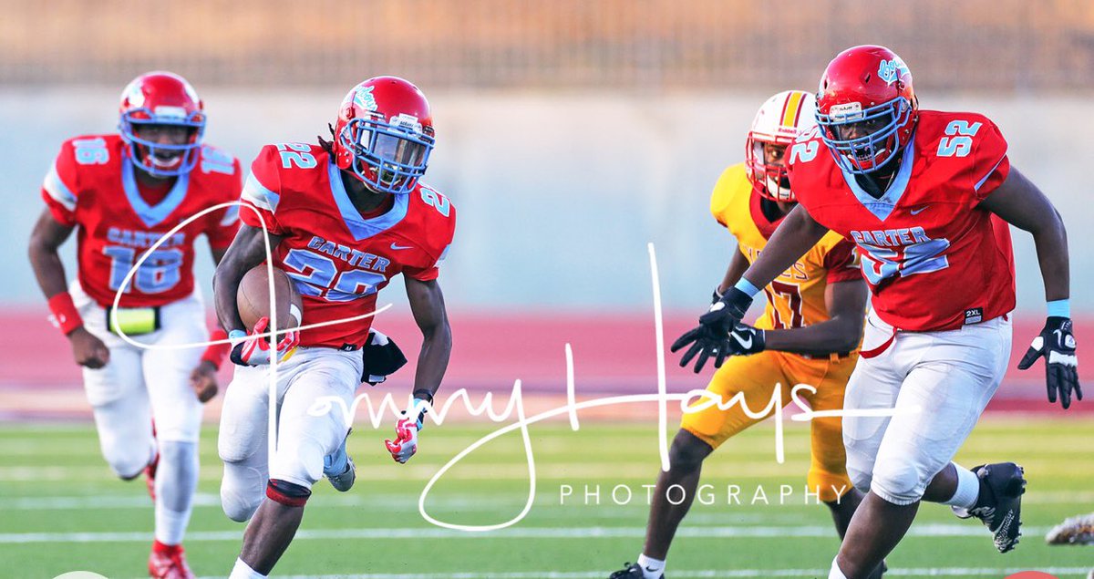 3upbrooks's tweet photo. Thank you @DALLASCARTERFB for keeping me on track through my 4 years of high school #32/52 out ❤️✌🏾 https://t.co/3uJgwiZviK