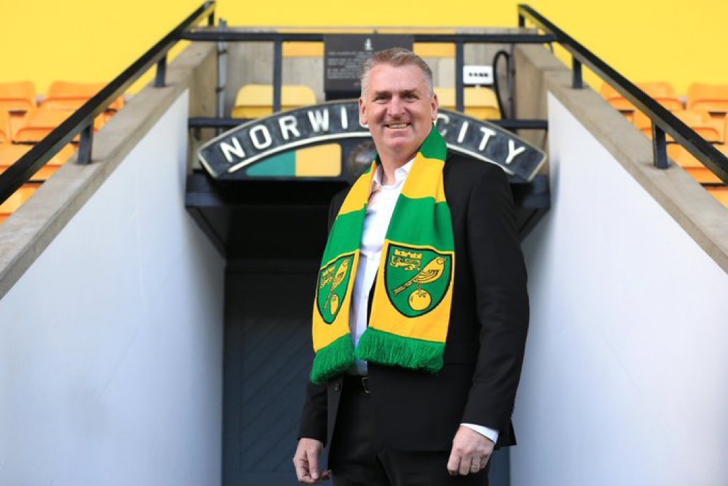 Imagine someone showing you this picture on 1st October and telling you it's 6 weeks into future, having just beaten Utd at OT and Dean being nominated for Manager of Month for Sept. Football is mental. #avfc