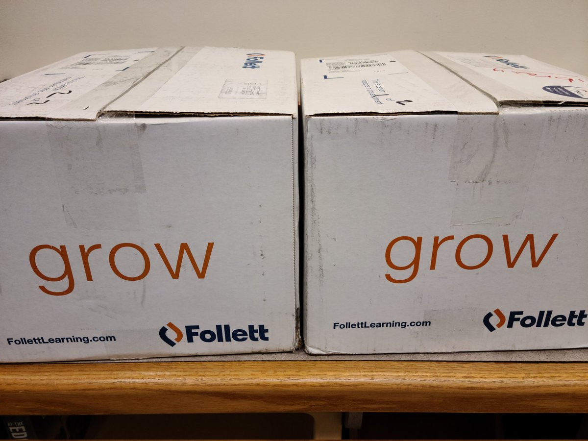JRLibrarian's tweet photo. Our book order is finally starting to come in! Please be manga... please be manga... please be manga!!!🤞🤞🤞Waiting for the #MELSlibrary #LibraryCrew to arrive and unbox! https://t.co/2ECd9CvyB7