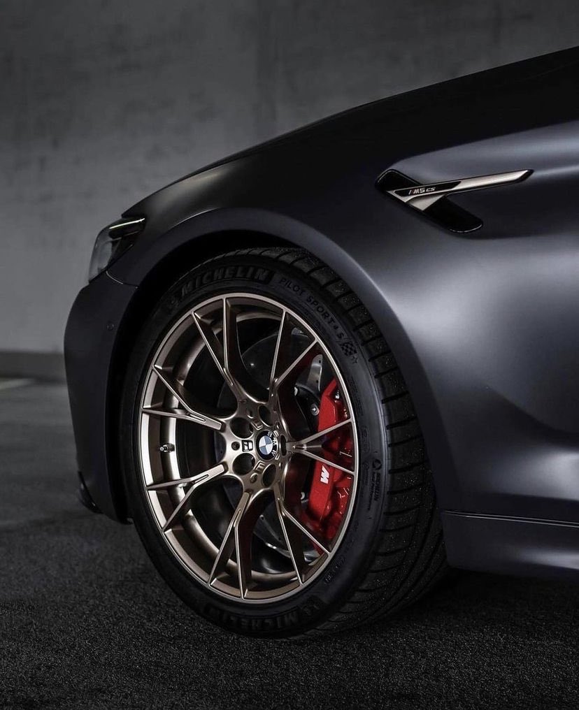 BMW M5 CS 😈