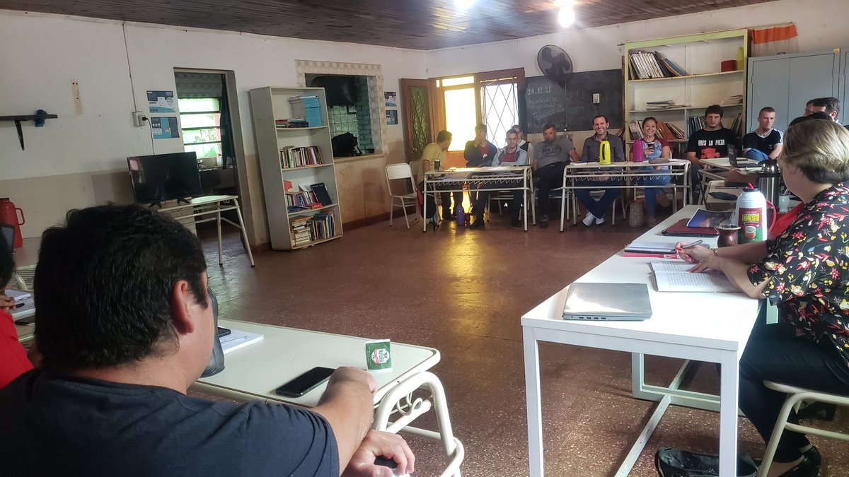 Laura_Noremberg's tweet photo. Jornada de PEI
Espacios de Análisis Debate y Construcción
#EducRural
#UGL3 #SanPedro
#EduMisiones
Pensando Siempre en nuestros Alumnos Docentes y Familias
@misioneseduca @miguel_sedoff @linares_cielo @direcciondeTIC @Ale1Pacheco1 @PlatGuacurari @CGEMisiones @herrerayflia https://t.co/i5OmlqKTL5