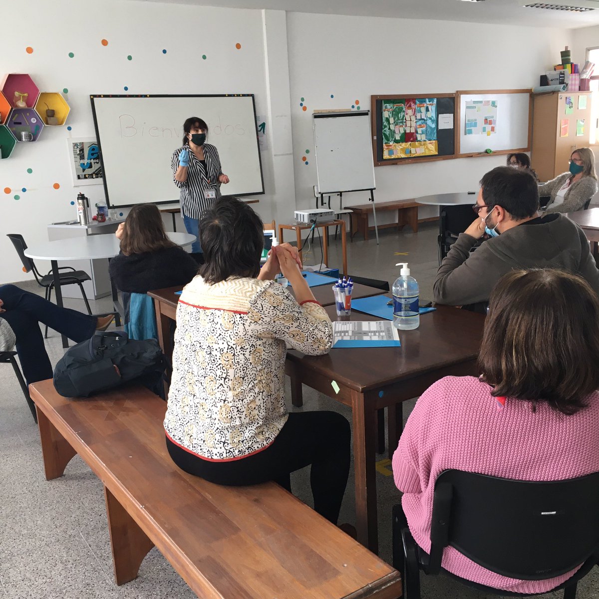 jedeutu's tweet photo. #Hoy segunda jornada con Referentes y educadores de Inau que están participando de una capacitación en emprendedurismo en el marco del convenio específico entre @inau_oficial y @UTU_Uruguay https://t.co/j6yL6Qt9II