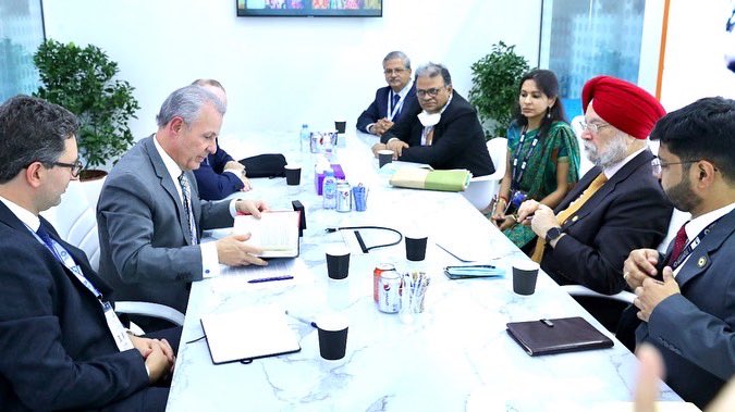 BPCLimited's tweet photo. Shri Arun Singh, C&MD #BPCL and Shri S. Ramesh, MD, #BPRL, joined Hon’ble @PetroleumMin Shri @HardeepSPuri, for bilateral meeting with H.E. Bento Costa Lima de Albuquerque, Minister of Mines & Energy, #Brazil at #IndiaPavilion on the sidelines of #ADIPEC2021 yesterday. https://t.co/9fIwOErN5P