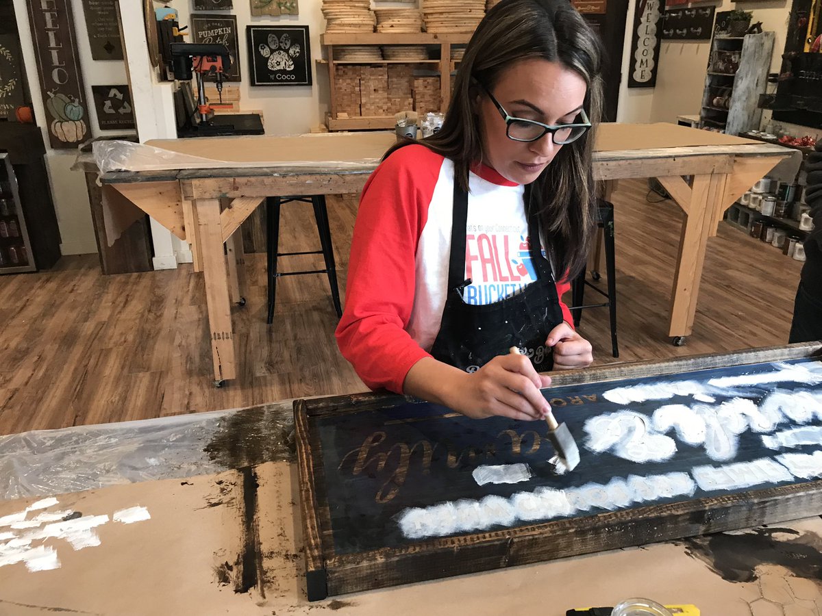 RachPiscitelli's tweet photo. A day full of painting and creating on the #ctbucketlist tour! @Keith_McGilvery and I are exploring all the the state has to offer! Join us tomorrow from 7-11am at the CT Science Center https://t.co/Te8OUP5oKW